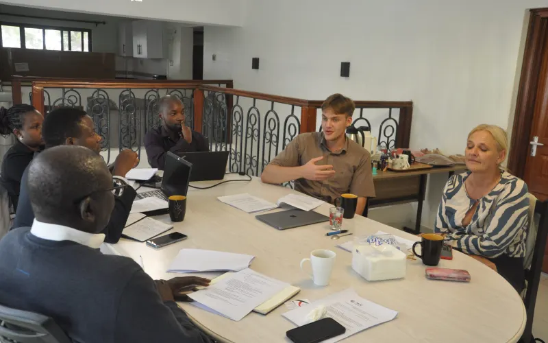IDIA College and MedJobConnect representatives in a meeting